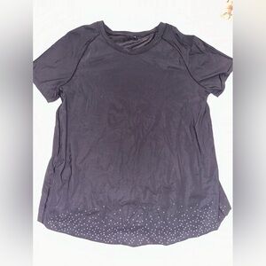 black lululemon shirt